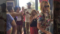 Jay Z & Beyonce -- Private Moment ... Evidence Marriage Still Intact
