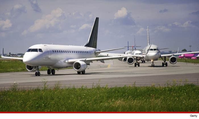 0807-airplanes-tarmac-getty-01
