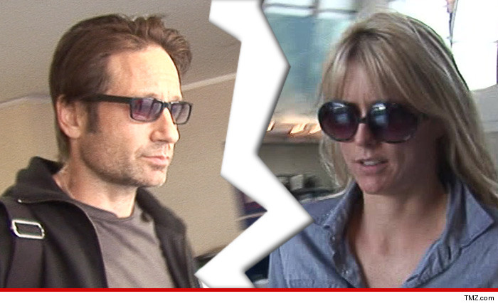 0808-david-duchovny-tea-leoni-tmz-02