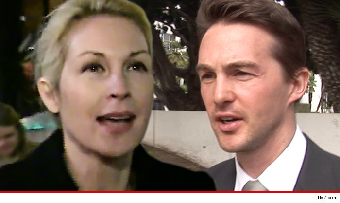 0813-kelly-rutherford-daniel-giersch-tmz-01