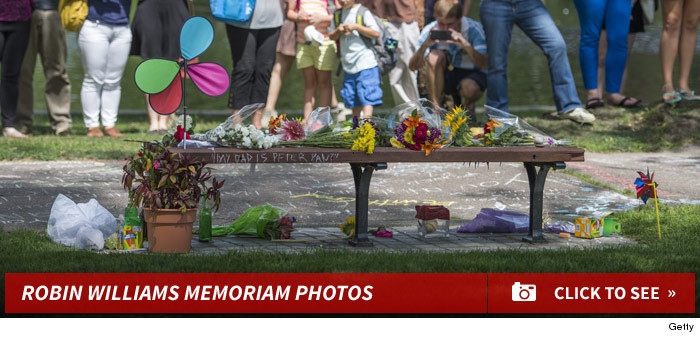 0813_robin_williams_memoriam_photos_footer_v2