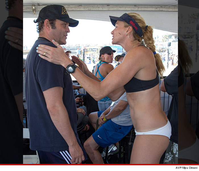 0818-vince-vaughn-kerri-walsh-avp-mpu-dinani-01