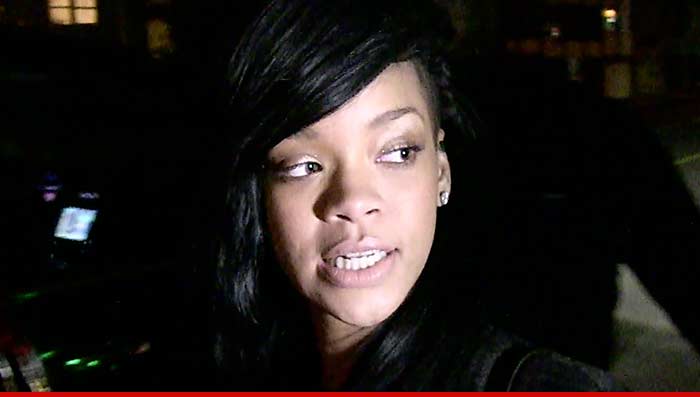 0820-rihanna-tmz-01