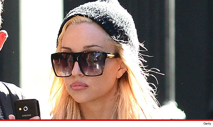 Amanda Bynes Attacks Fan