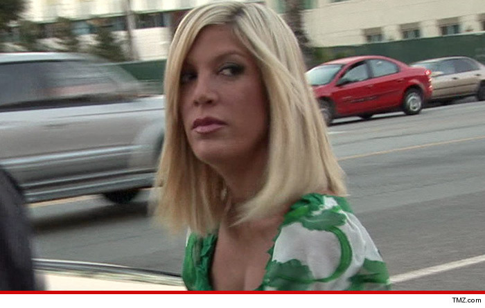 1020-tori-spelling-tmz-01