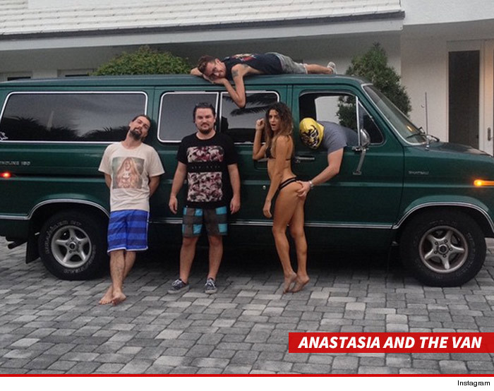 1204_Anastasia_and_the_van_instagram