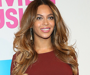 Beyonce, Taylor & More -- Stars Go Glam at Billboard Women in Music Event