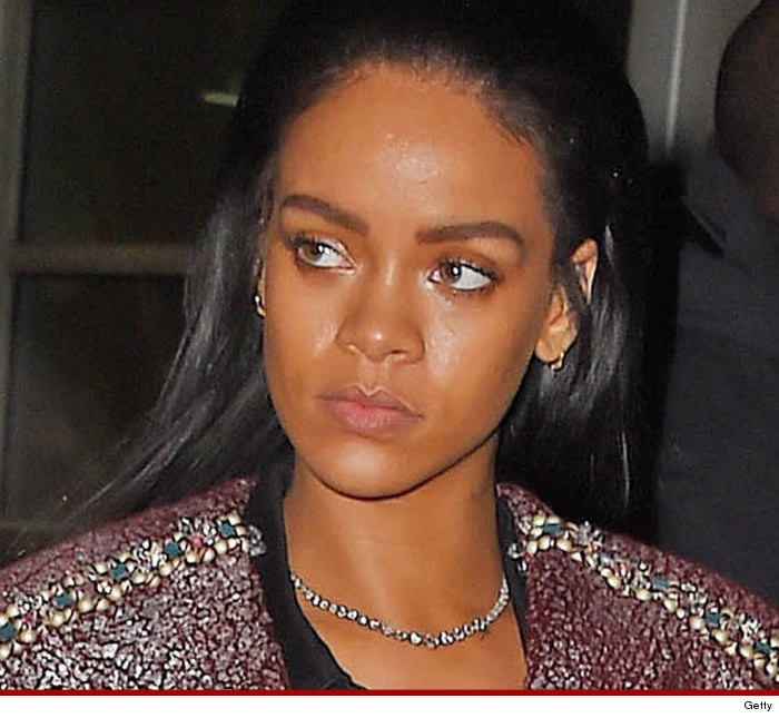 1223_rihanna_dirty_jeans_photos_03