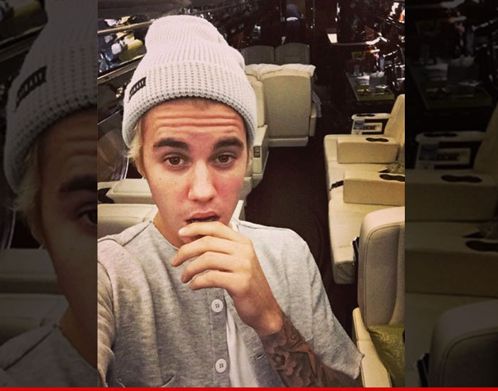Justin Bieber -- Look What Santa Gave Me!