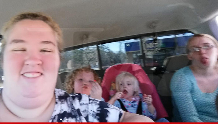 Mama June Reunites With Chickadee ... But Not For Free