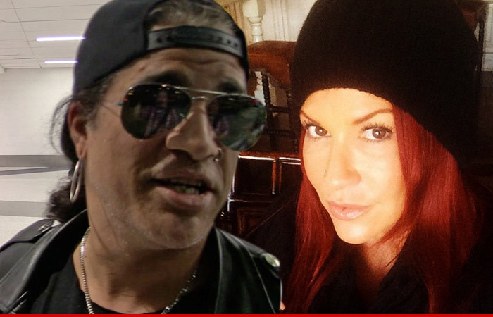 Slash -- Files for Divorce