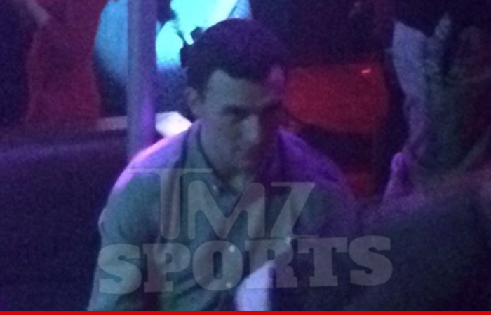Johnny Manziel -- Drinks Thrown at QB ... at Houston Nightclub