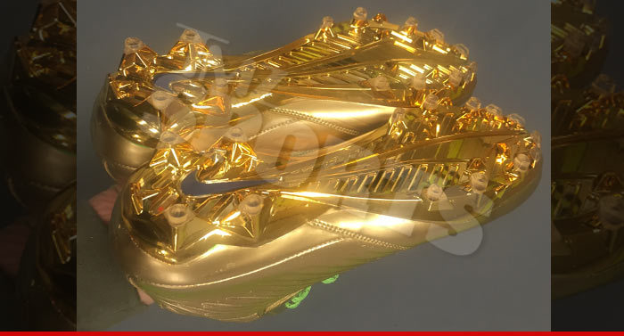 Marshawn Lynch -- NFL Puts Its Foot Down ... Over Gold Cleats