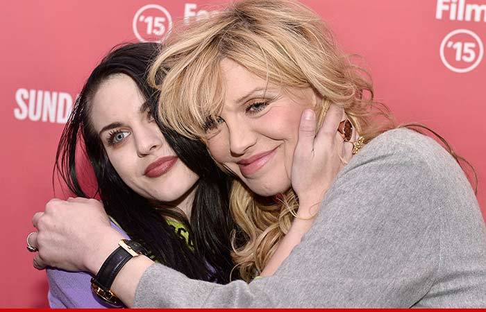 Courtney Love -- Reunites With Daughter After 5 Bitter Years