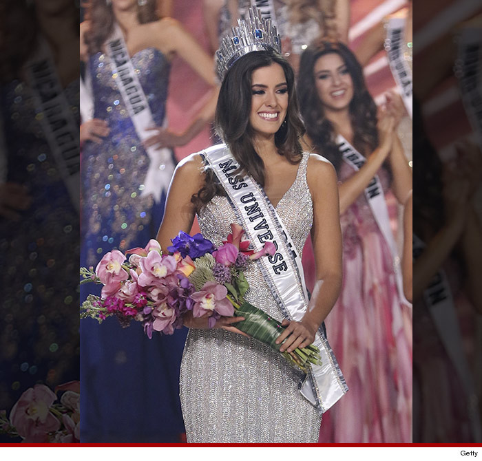 0126_paulina_vega_10