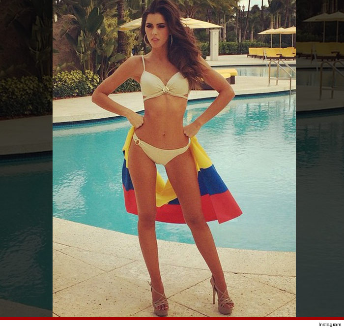 0126_paulina_vega_11