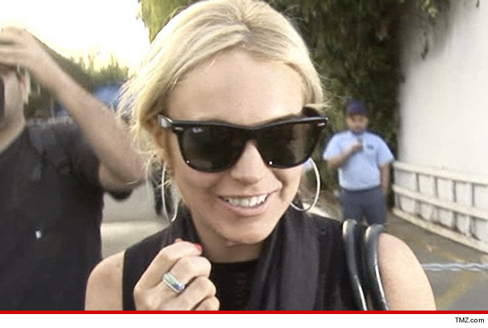 Lindsay Lohan Completes Community Service