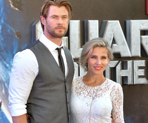 Chris Hemsworth's Adorable Twin Boys Hold Hands -- See the Sweet Pic! - TooFab.com