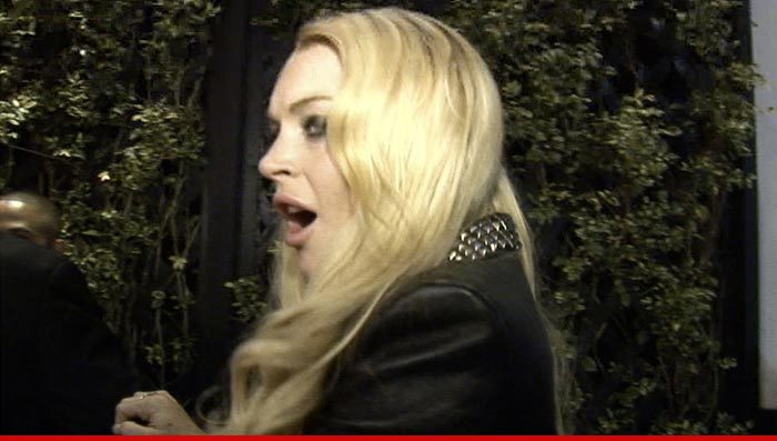 Lindsay Lohan Pisses Off Prosecutor ... Greeting Fans Isn't Community Service!! - TMZ.com