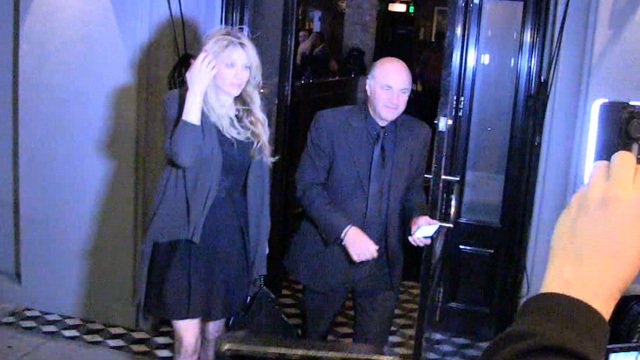 Courtney Love -- Hooks a Shark ... Date or a Deal with Kevin O'Leary?