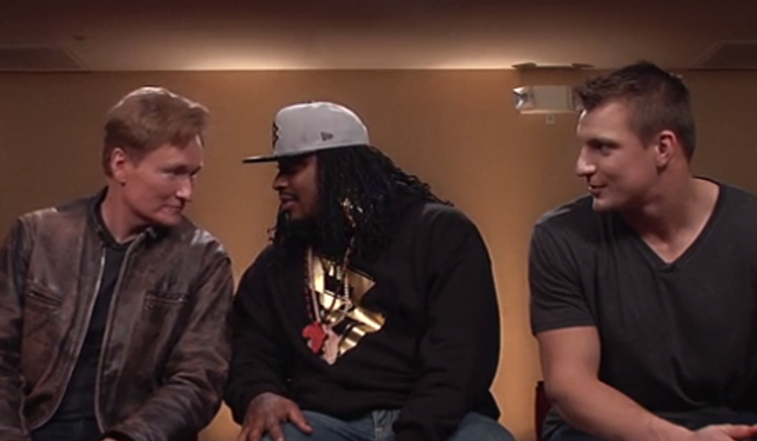 Marshawn Lynch -- Crackin' Jokes with Gronk ... On Conan O'Brien
