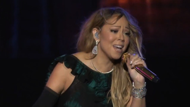 Mariah Carey -- PAINFUL Lip Syncing Fail (VIDEO)