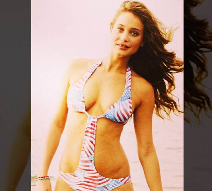 10 SWELTERINGLY Sexy Shots of SI Swimsuit Cover Babe Hannah Davis