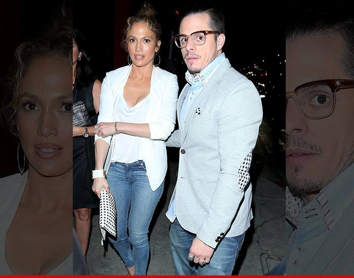 Jennifer Lopez -- On the Down Low Again with Casper Smart