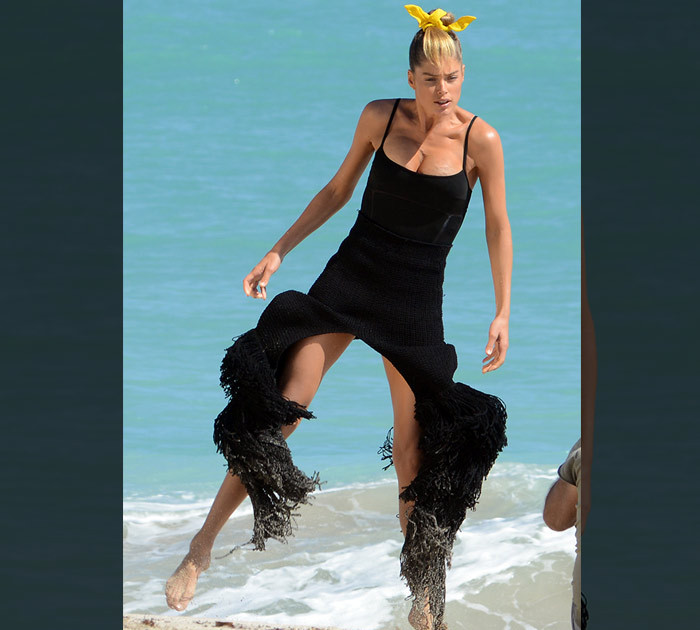 10 INSANE Photos of V.S. Angel Doutzen Kroes At The Beach That'll Make You Hang Five
