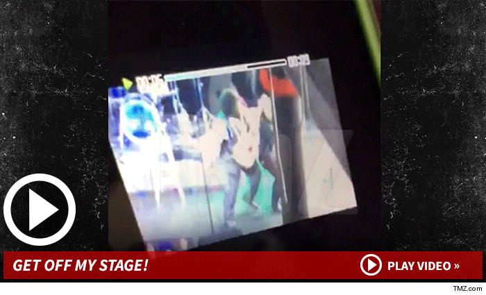 Afroman -- UNLOADS Devastating Punch on Female Fan