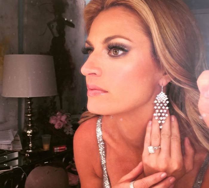 Erin Andrews -- Not Engaged ... Despite Massive Diamond Ring