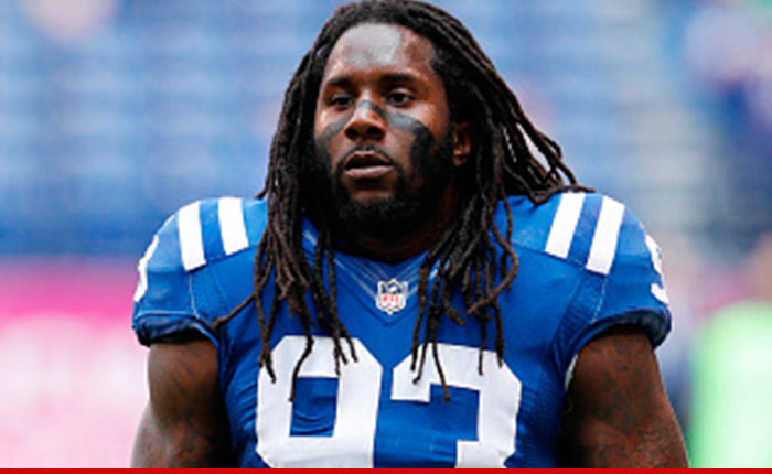 NFL's Erik Walden -- Slashed with Knife ... Baby Mama Arrested