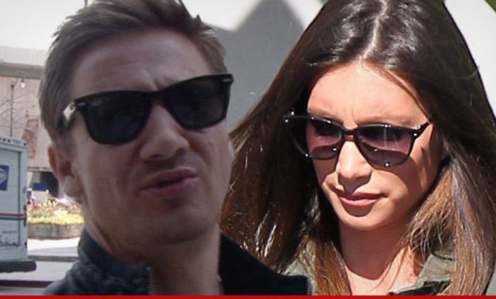 Jeremy Renner's Estranged Wife ... I Didn't Choose an Uber Over Our Kid