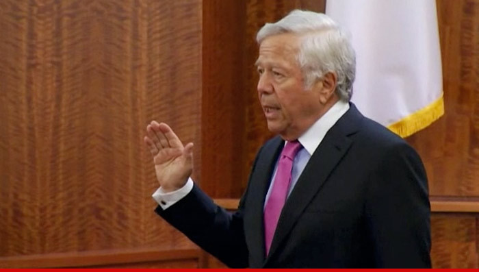 Pats Owner Robert Kraft -- Aaron Hernandez Told Me He's Innocent