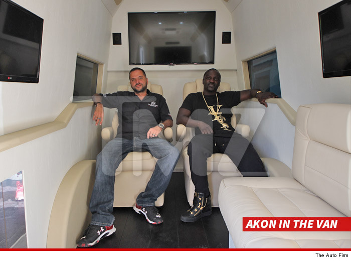 0408-akon-in-the-van-SUB-THE_AUTO_FIRM-01