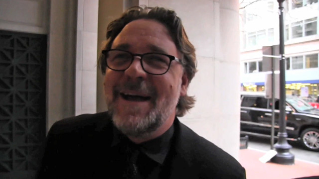 Russell Crowe -- You've Been Struck By ... My Smooth Michael Jackson Impression