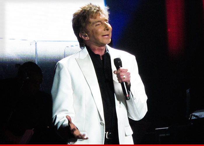 Barry Manilow -- That Song's Got a Nice Ring to It! (PHOTO)