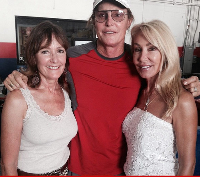 Bruce Jenner -- Ex-Wives By His Side (PHOTO)
