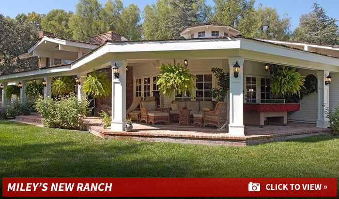 Miley Cyrus -- New Home, Home on the Range (PHOTOS)