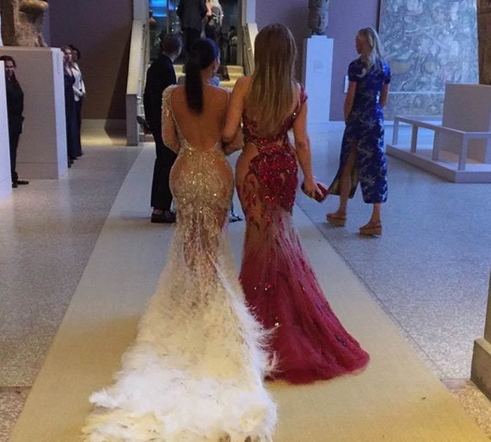 Kim Kardashian & Jennifer Lopez -- Asses Meet at Met Gala (PHOTO)
