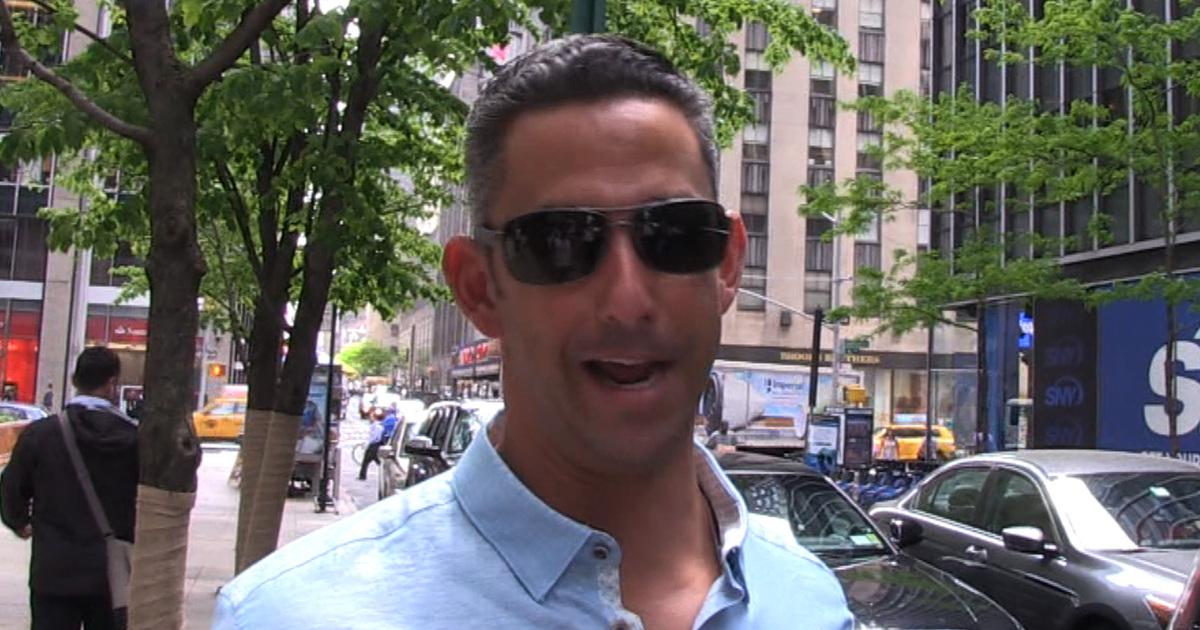 Jorge Posada -- Umpires Used to Fart On Me ... 'But I Returned the Favor'
