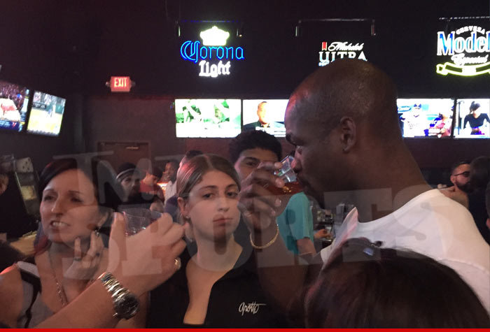 Adrian Peterson -- SHOTS ON ME ... Buys Vodka for Entire Texas Bar!
