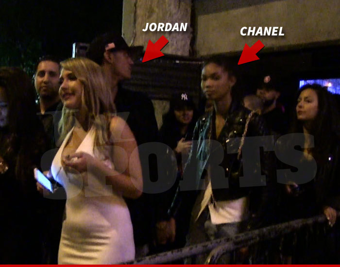 Lakers' Jordan Clarkson -- PDA with Chanel Iman ... Victoria's Secret Model