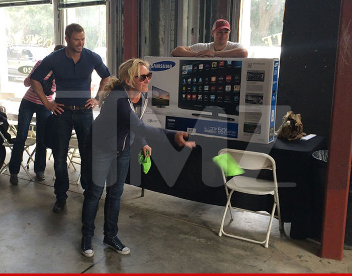 Kellan Lutz – Grab Your Sacks!! Gives TV Crew Fabulous Cornhole Prizes
