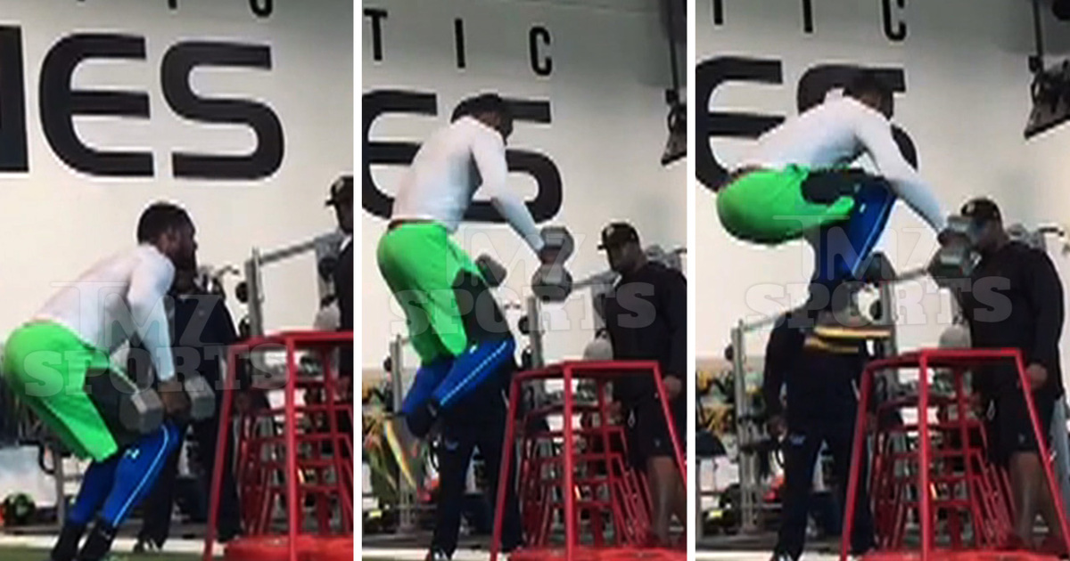 College Football Beast -- Shawn Oakman's Insane Box Jump ... With 70 Pound Dumbbells!