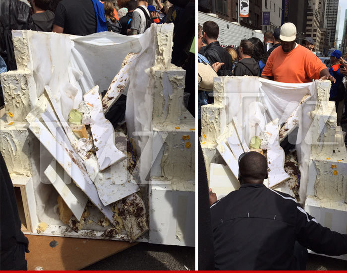 David Letterman -- Cake Rots on Street As Big Names Show for Finale