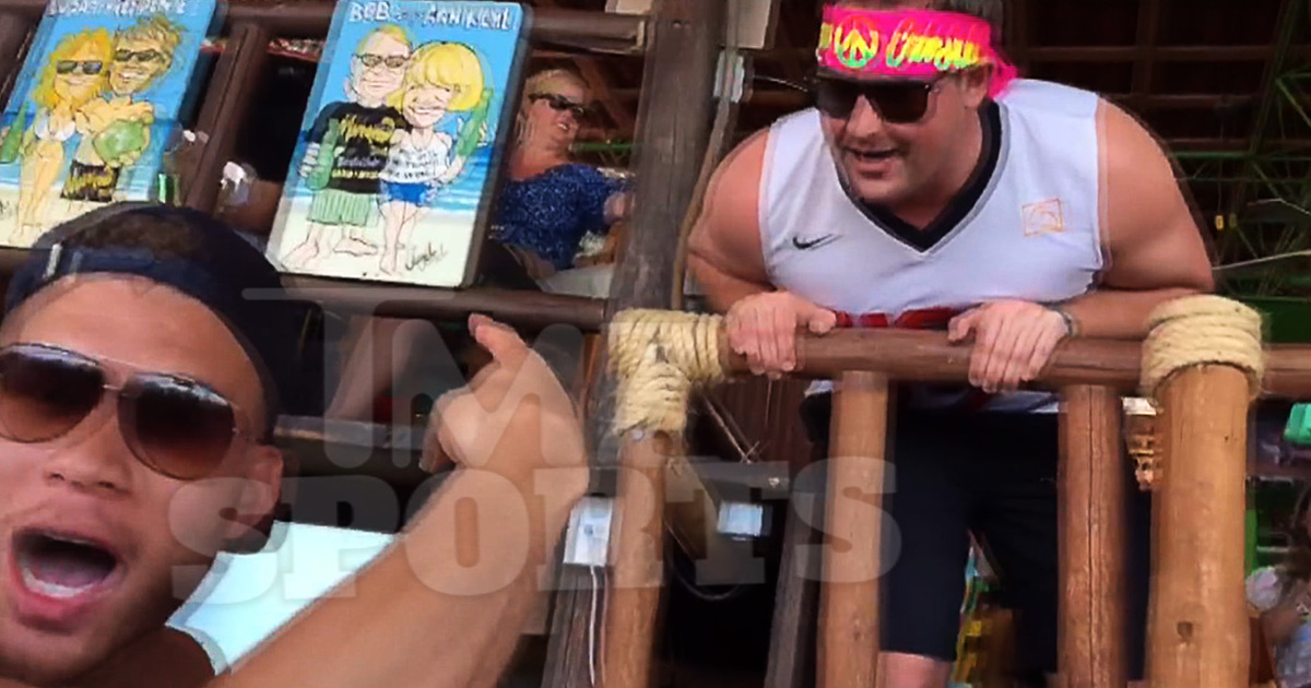 Blake Griffin -- Drunken Mexican Bro-Down ... With John Stockton?!