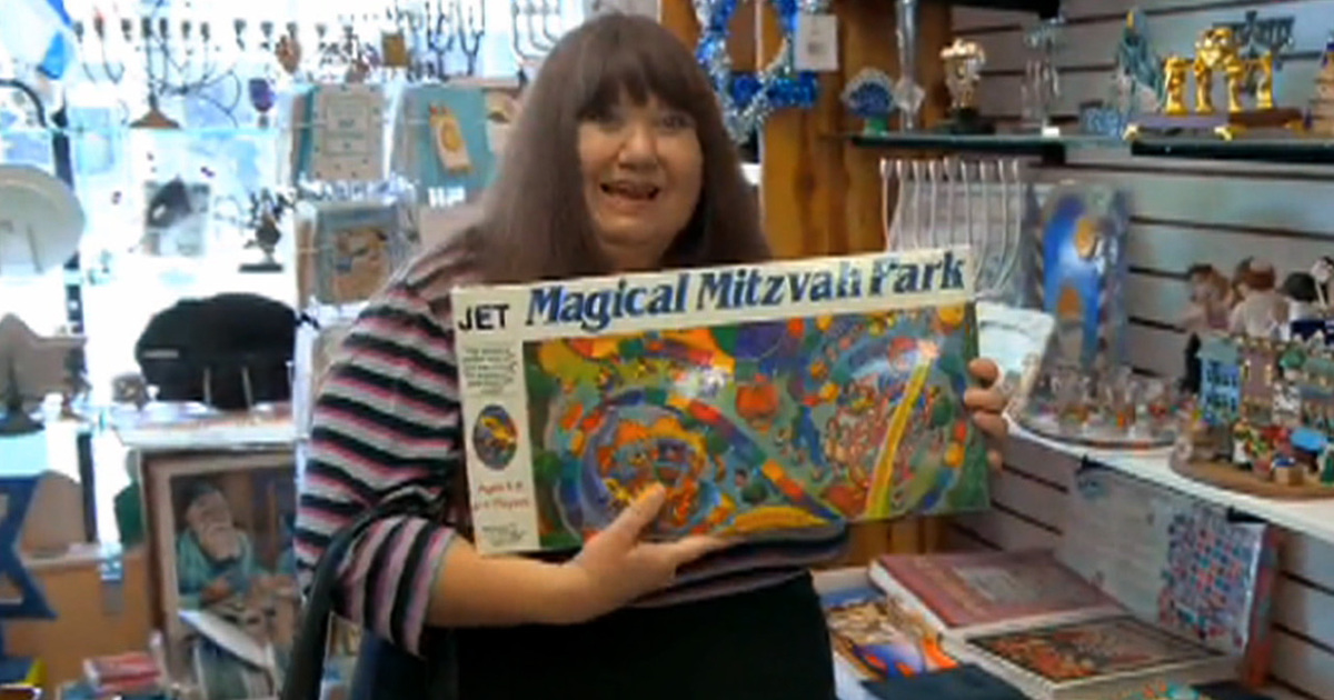 Hollywood Hillbillies -- Don't Know Much About Menorah-ties (VIDEO)