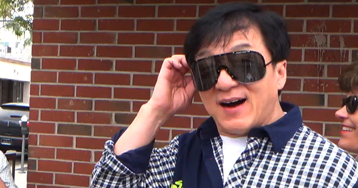 Jackie Chan -- It's All Chinese to Him & Our Photog (VIDEO)
