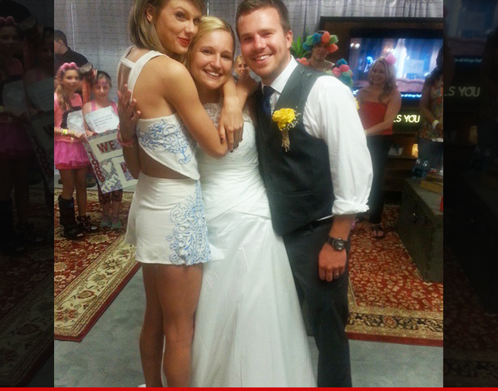 Taylor Swift -- I Cater Weddings!!! (PHOTO)